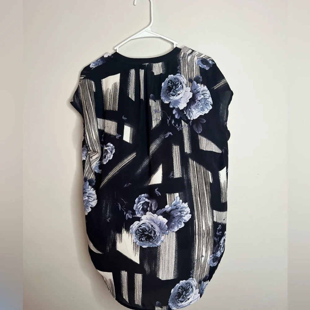 Simply Vera Floral Cap Sleeve Blouse Size M - Picture 2 of 6
